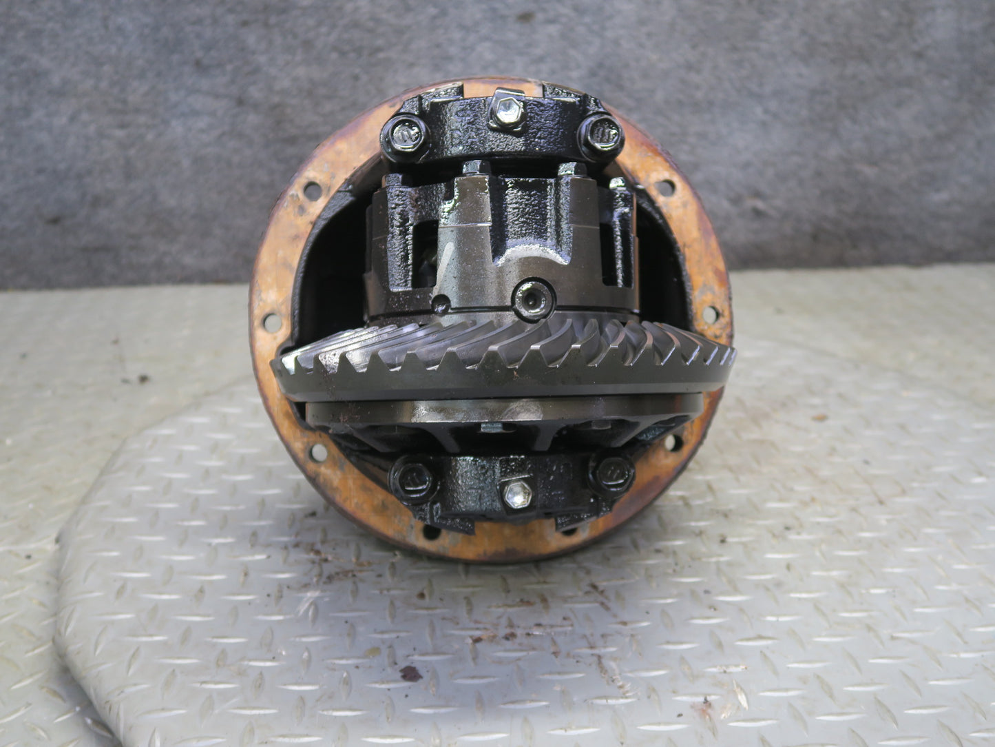2008-2015 Lexus URJ201L LX570 AWD Rear Axle Differential Carrier 3.91 Ratio