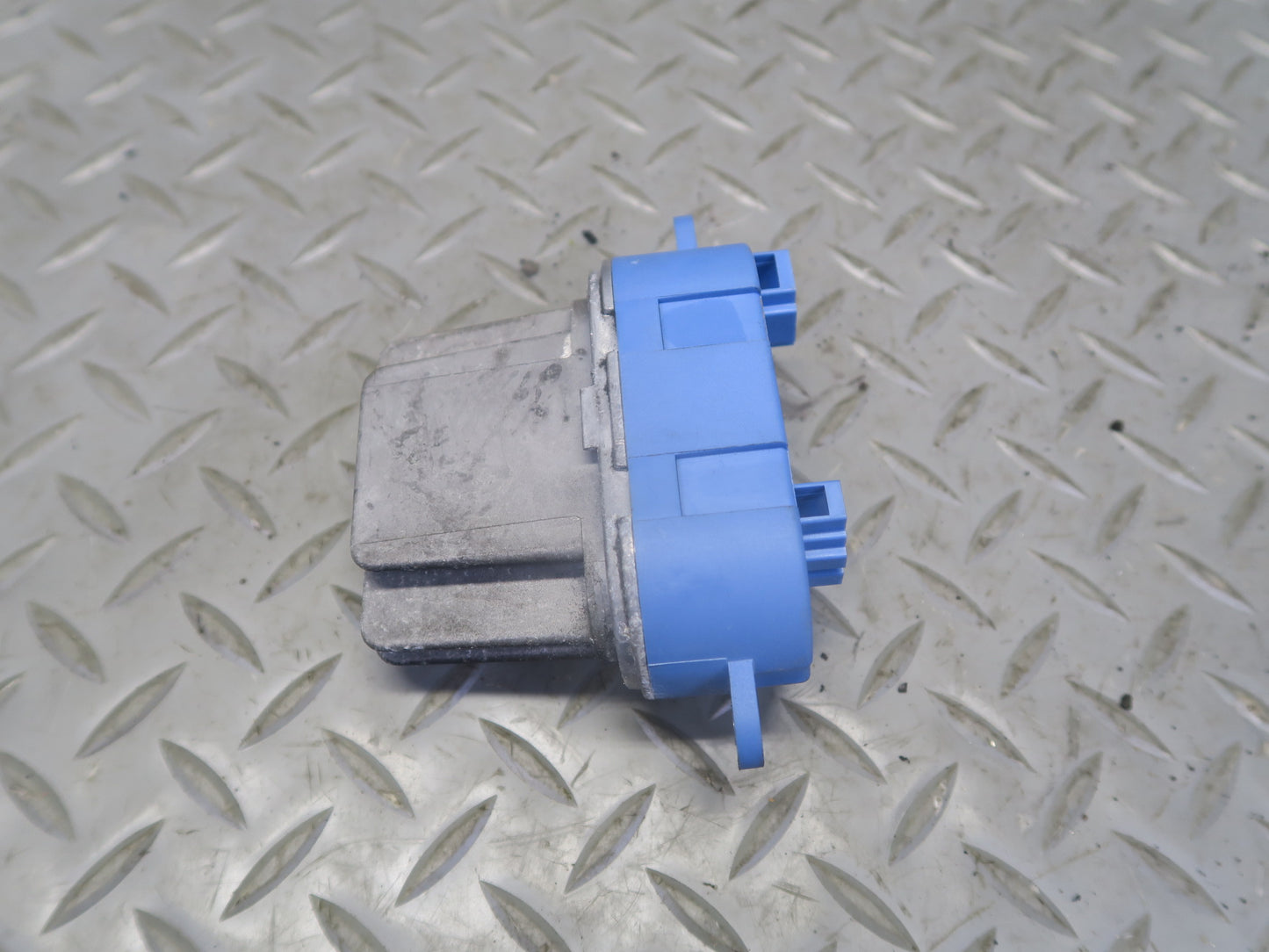 2003-2010 Porsche Cayenne 957 Front A/C Heater Blower Motor Fan Resistor Set