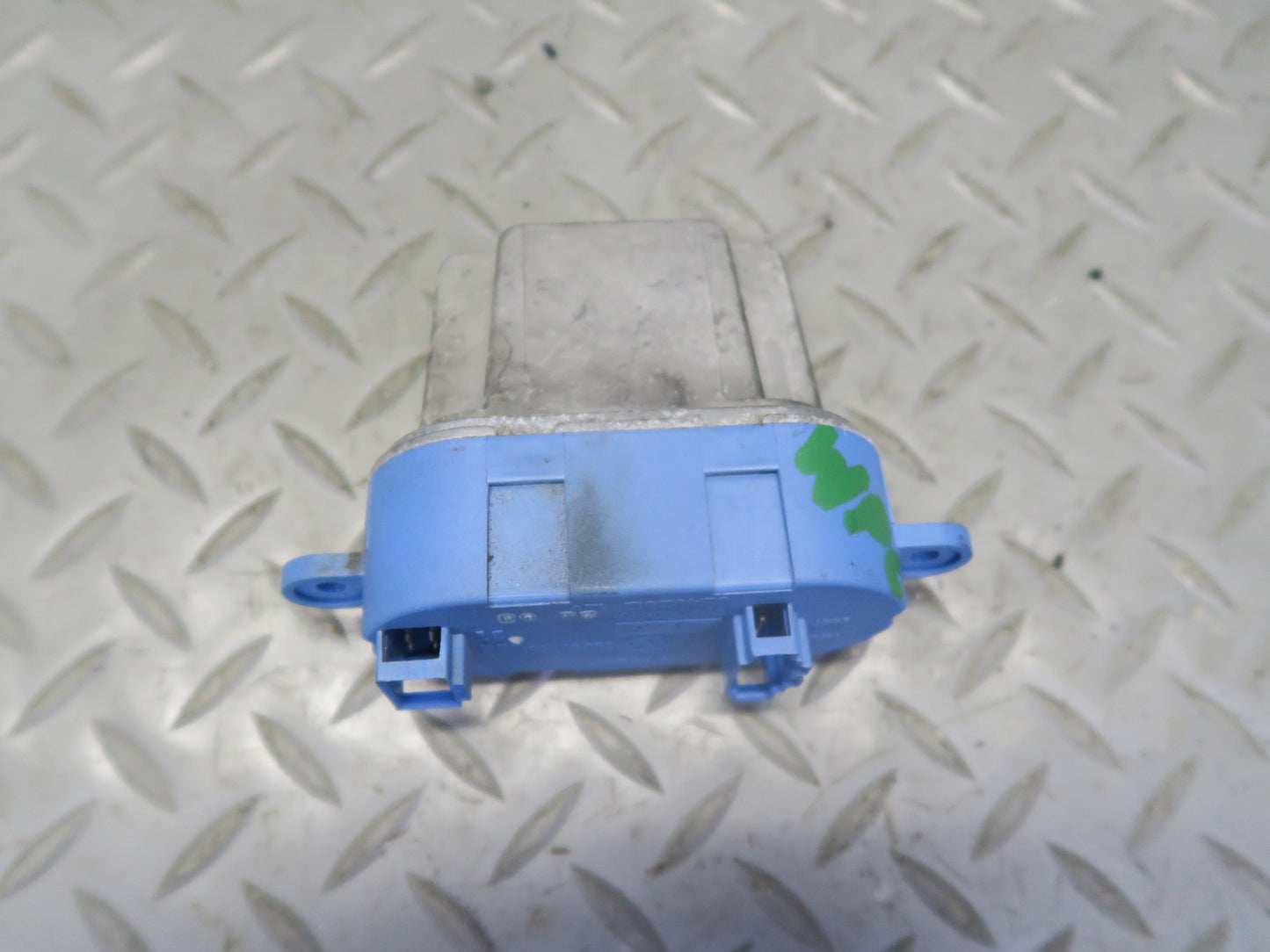 2003-2010 Porsche Cayenne 957 Front A/C Heater Blower Motor Fan Resistor Set