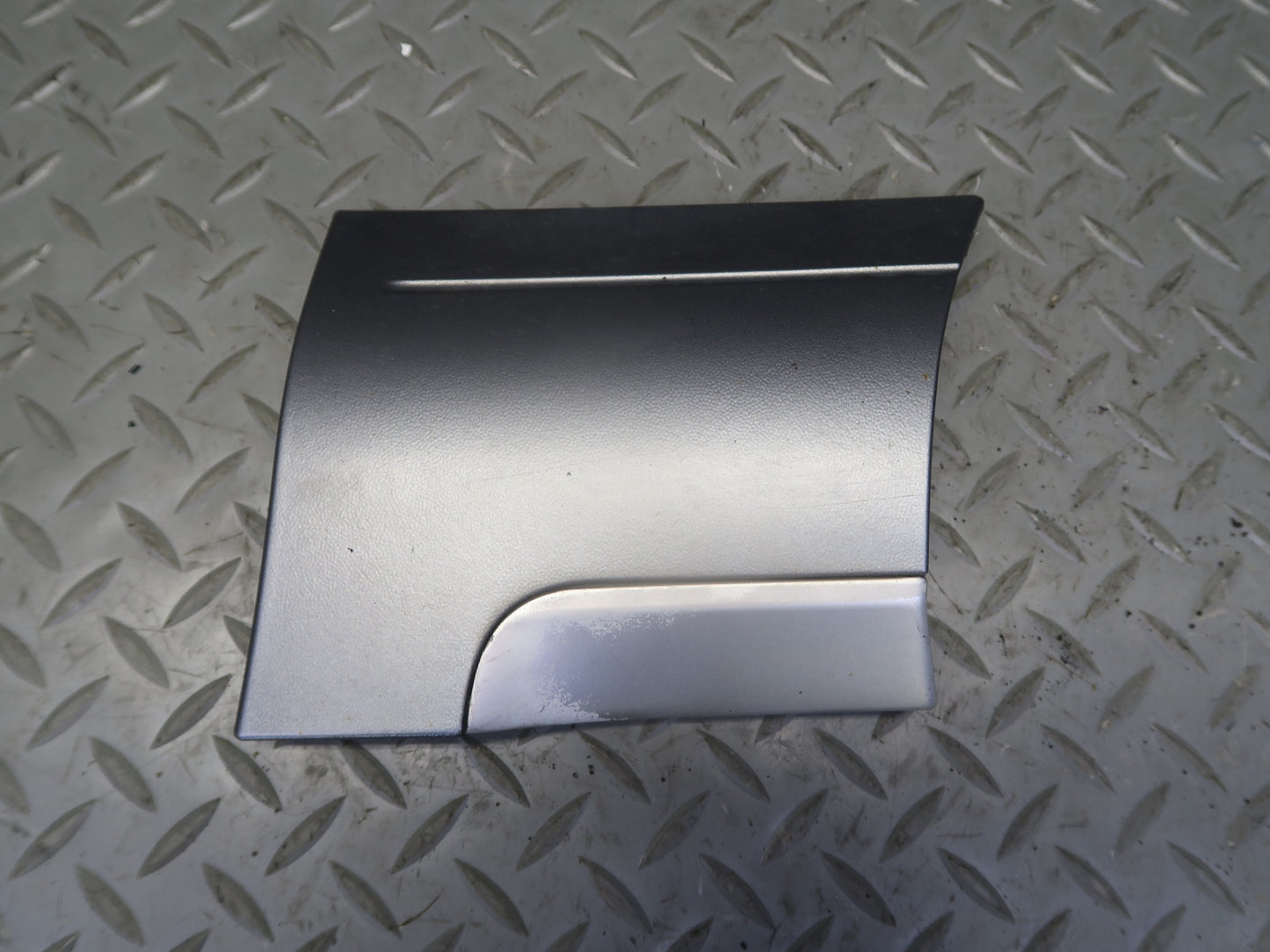 2003-2010 Porsche Cayenne 955 Front Right Fender Lower Trim Molding Cover