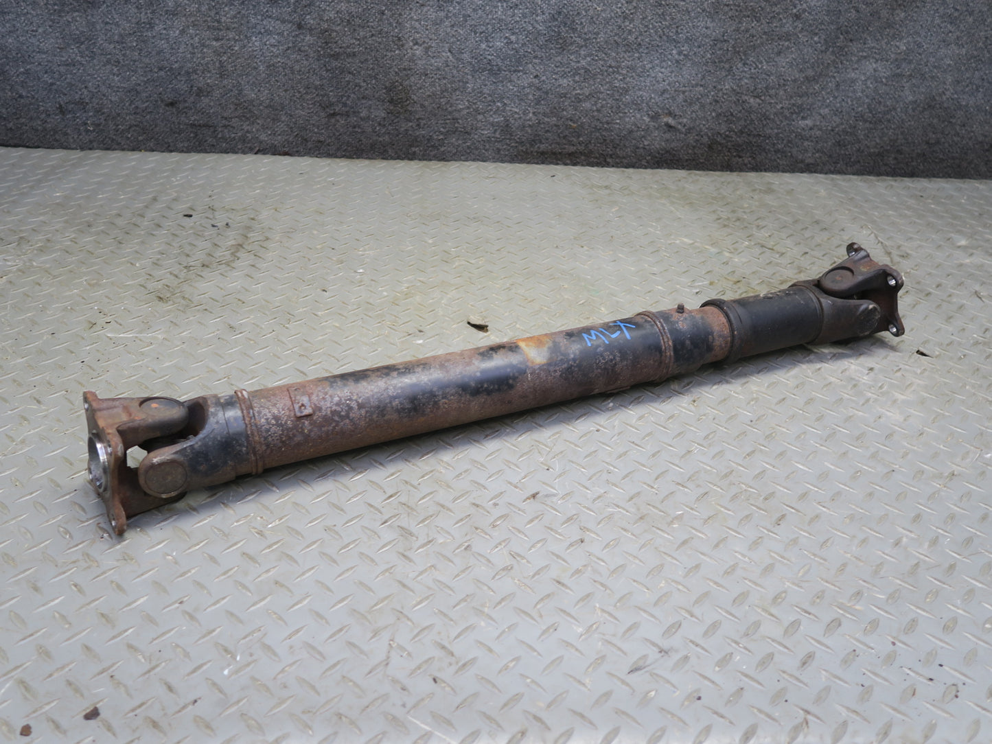 2008-2015 Lexus URJ201L LX570 4WD Front Drive Shaft Driveshaft Propeller