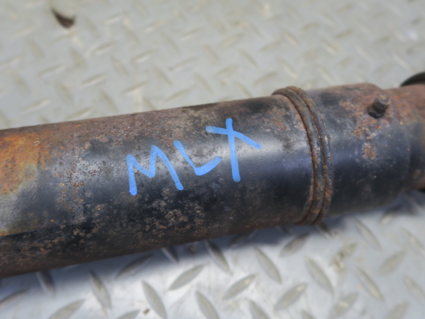 2008-2015 Lexus URJ201L LX570 4WD Front Drive Shaft Driveshaft Propeller