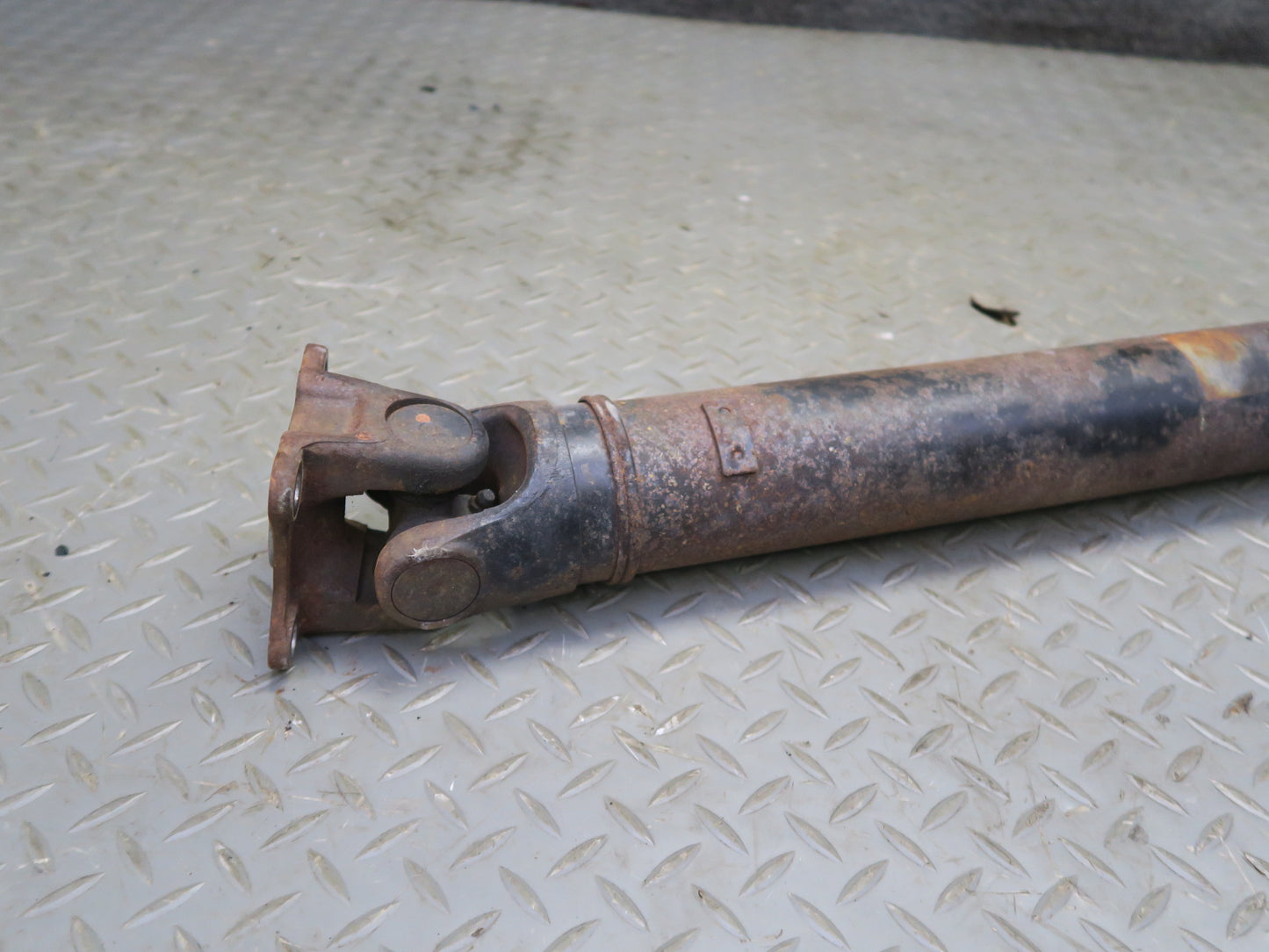 2008-2015 Lexus URJ201L LX570 4WD Front Drive Shaft Driveshaft Propeller