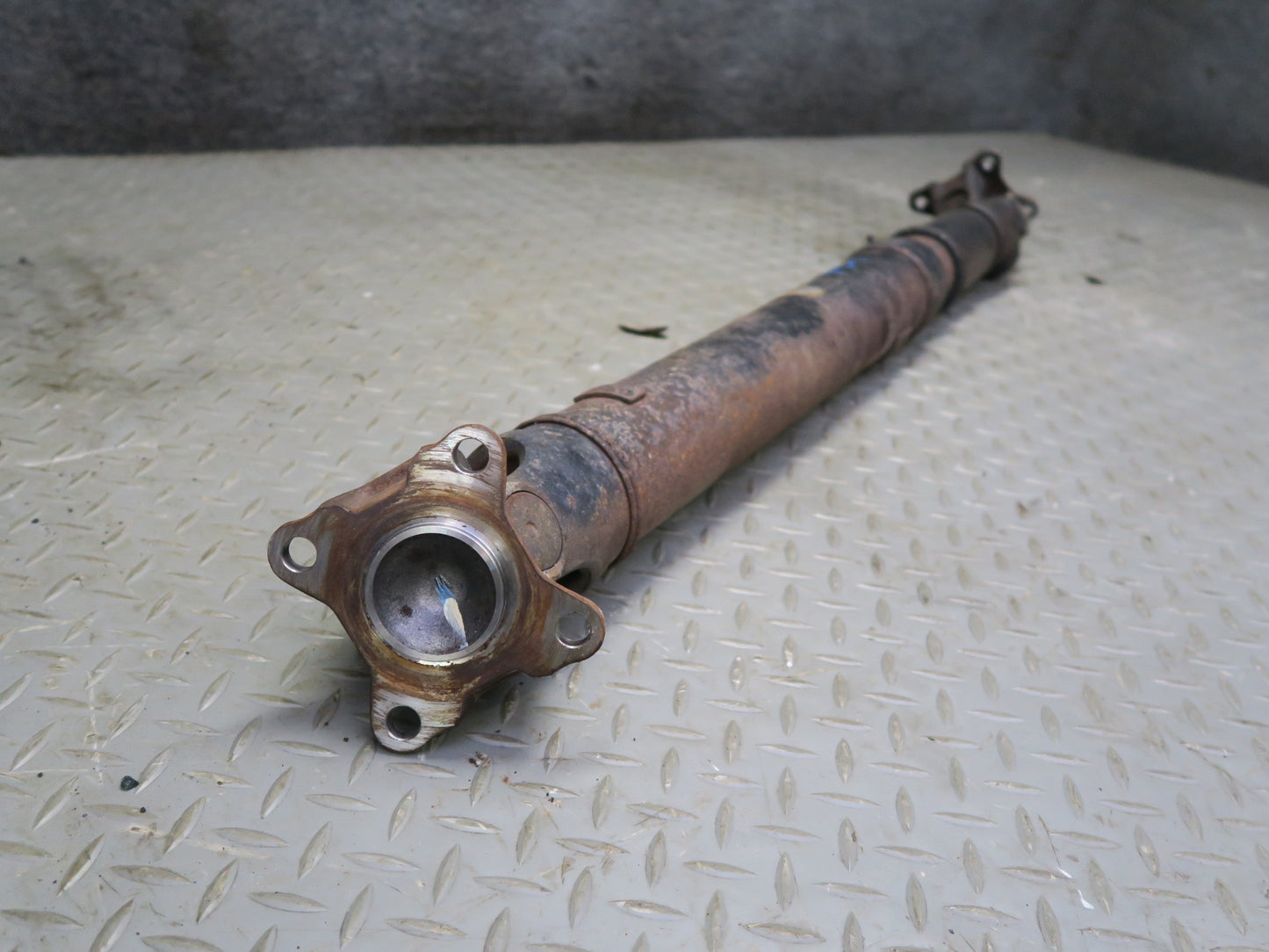 2008-2015 Lexus URJ201L LX570 4WD Front Drive Shaft Driveshaft Propeller