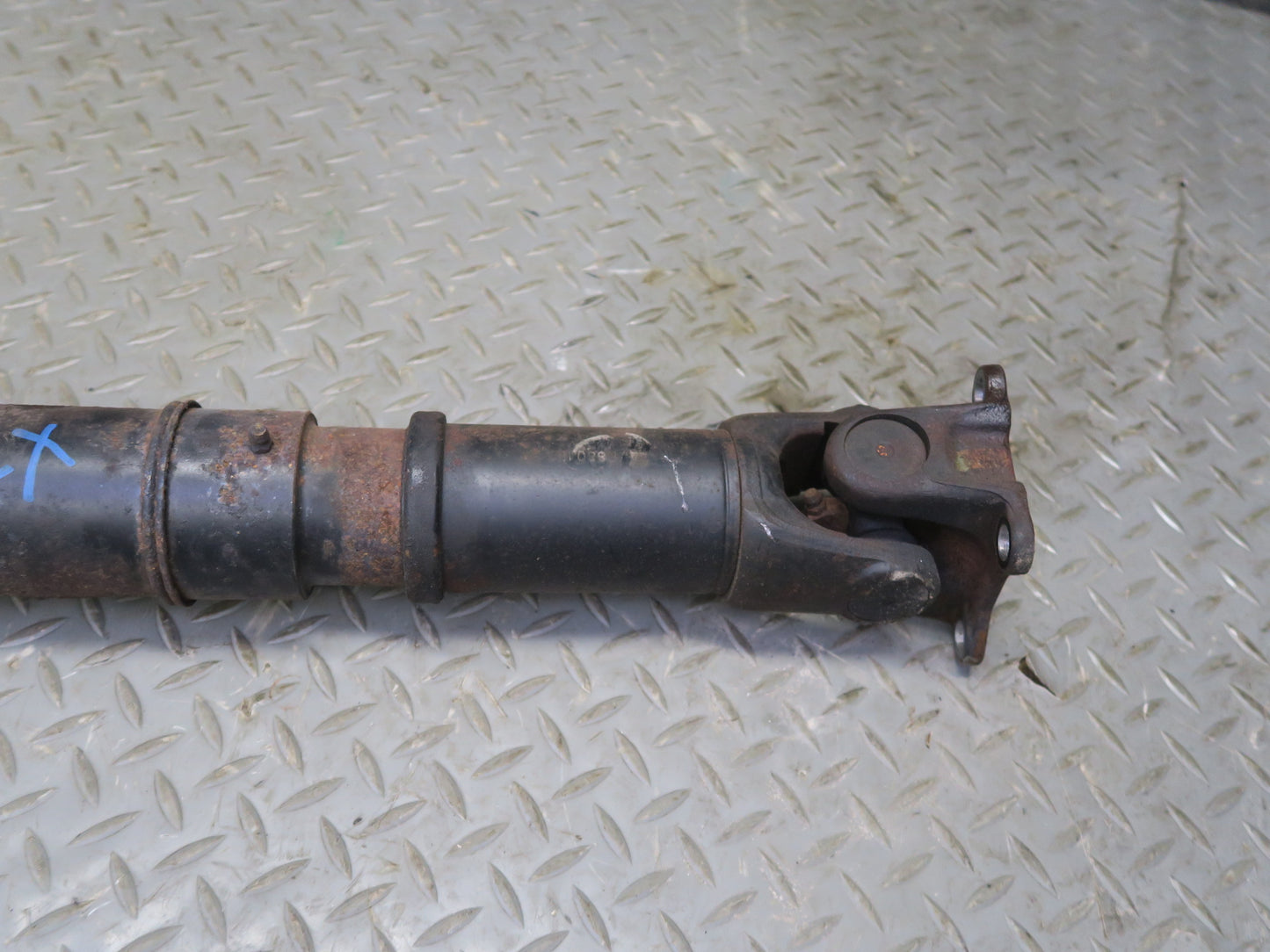2008-2015 Lexus URJ201L LX570 4WD Front Drive Shaft Driveshaft Propeller