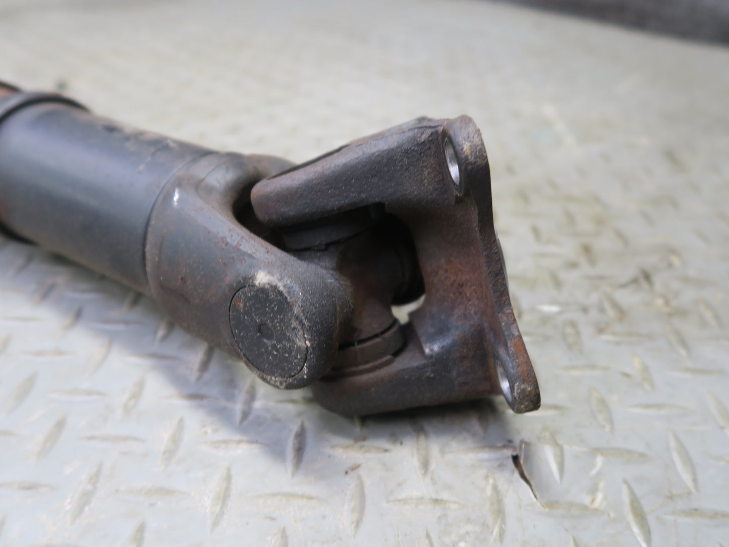 2008-2015 Lexus URJ201L LX570 4WD Front Drive Shaft Driveshaft Propeller