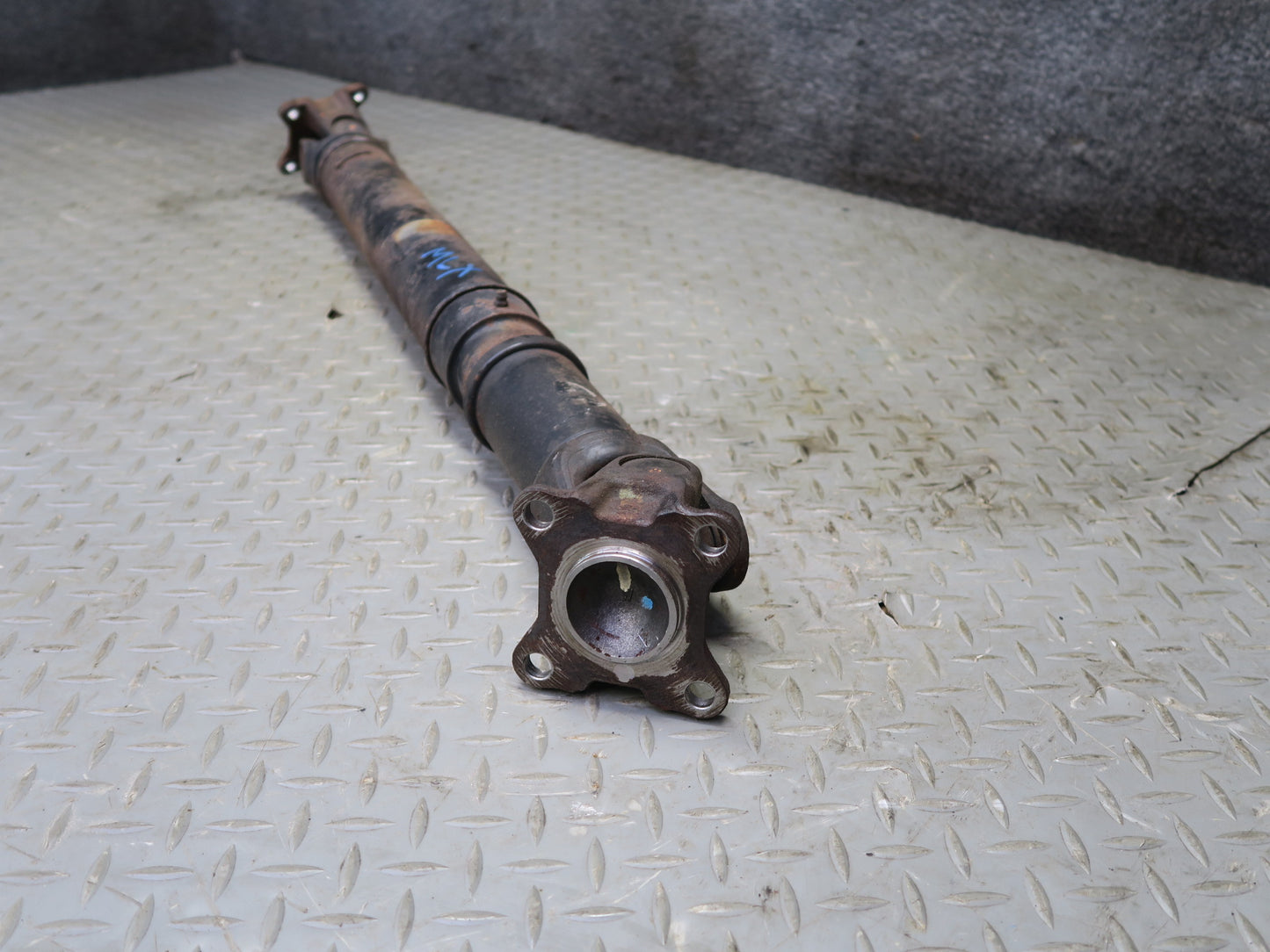 2008-2015 Lexus URJ201L LX570 4WD Front Drive Shaft Driveshaft Propeller