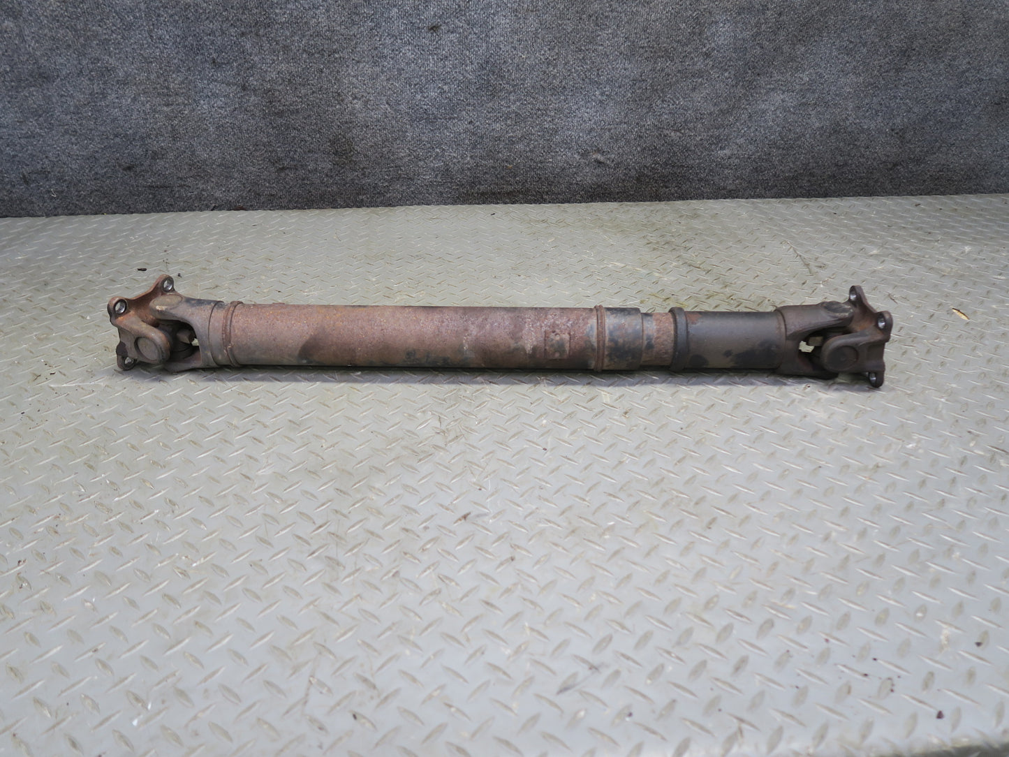 2008-2015 Lexus URJ201L LX570 4WD Front Drive Shaft Driveshaft Propeller