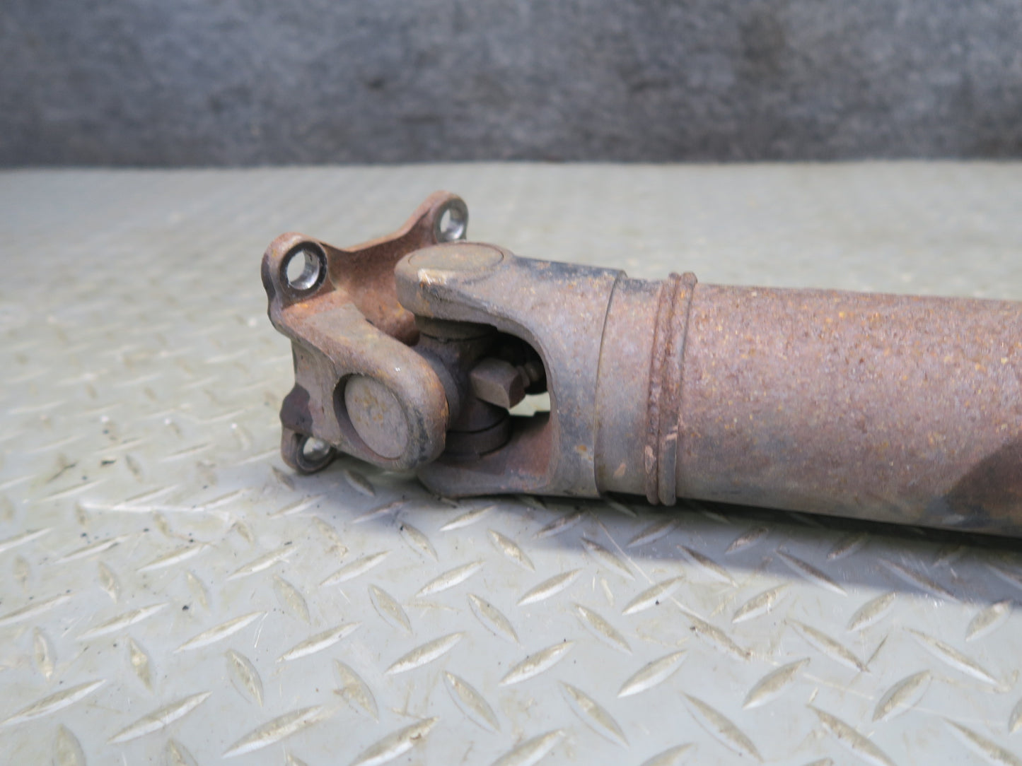 2008-2015 Lexus URJ201L LX570 4WD Front Drive Shaft Driveshaft Propeller