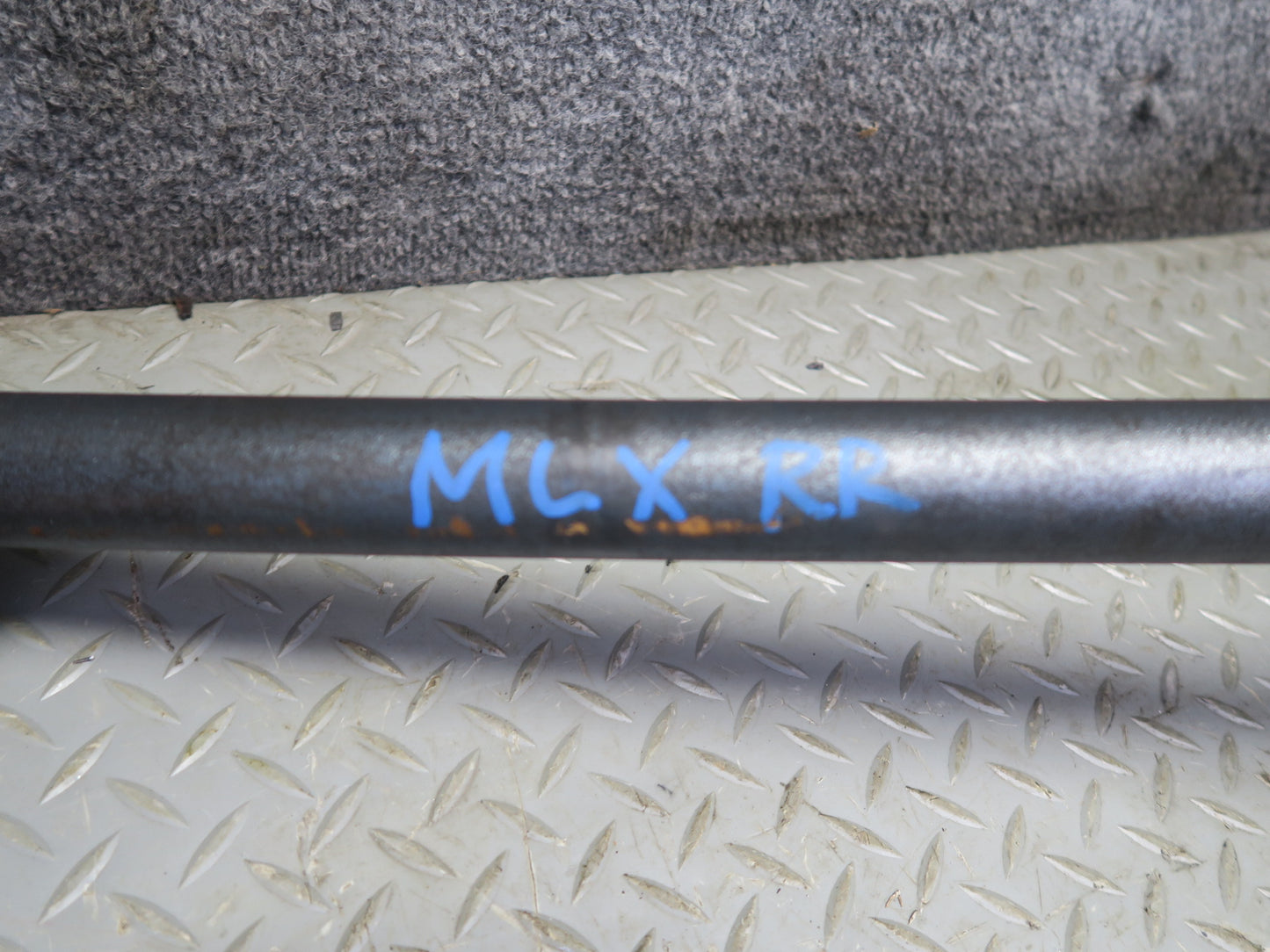 2008-2015 Lexus URJ201L LX570 4WD Rear Right Pass Side CV Axle Shaft Wheel Hub