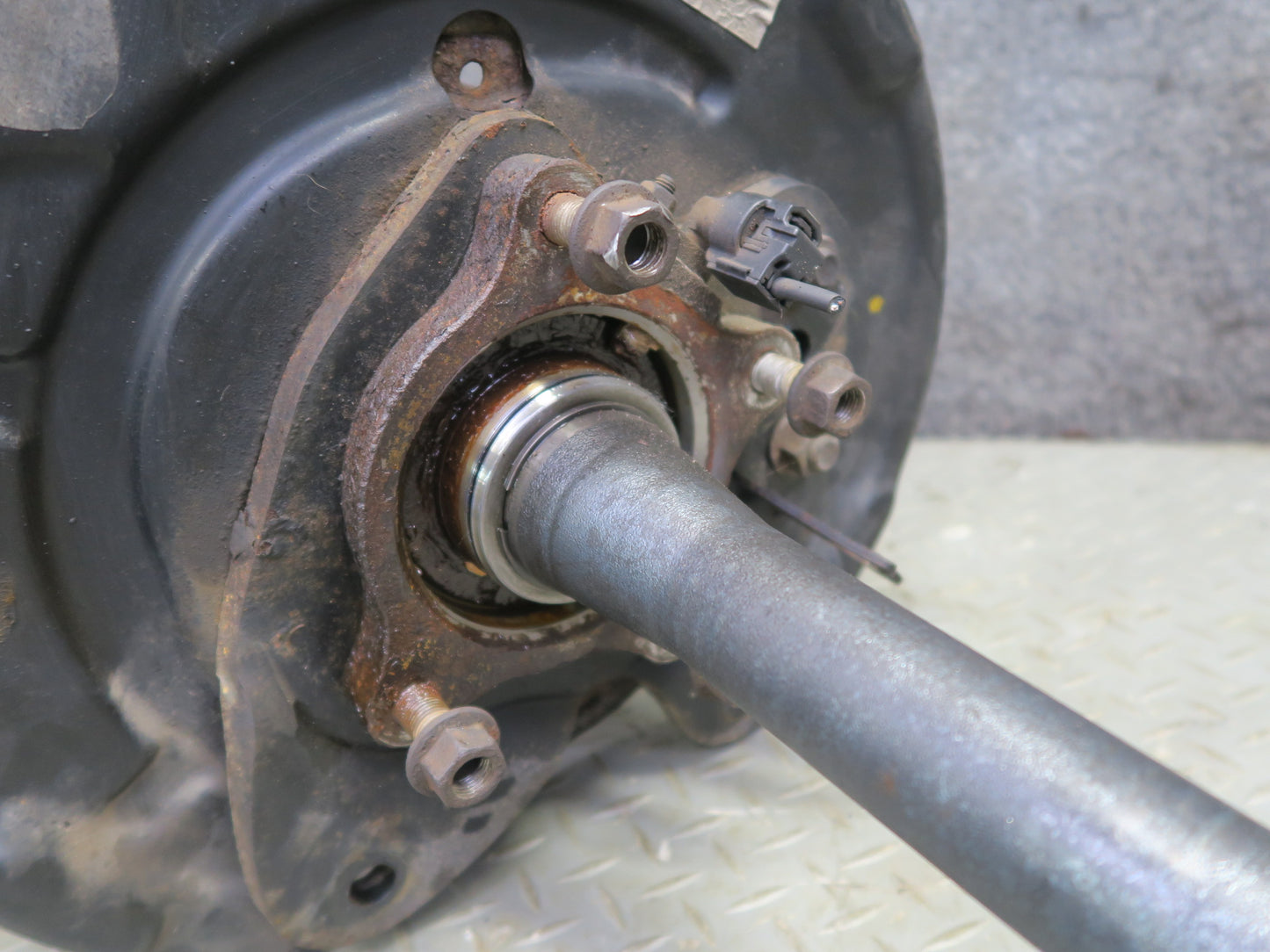 2008-2015 Lexus URJ201L LX570 4WD Rear Right Pass Side CV Axle Shaft Wheel Hub