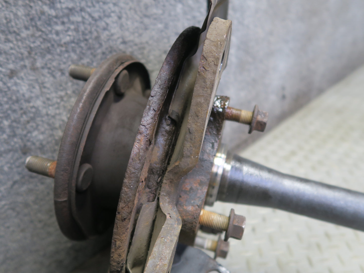 2008-2015 Lexus URJ201L LX570 4WD Rear Right Pass Side CV Axle Shaft Wheel Hub
