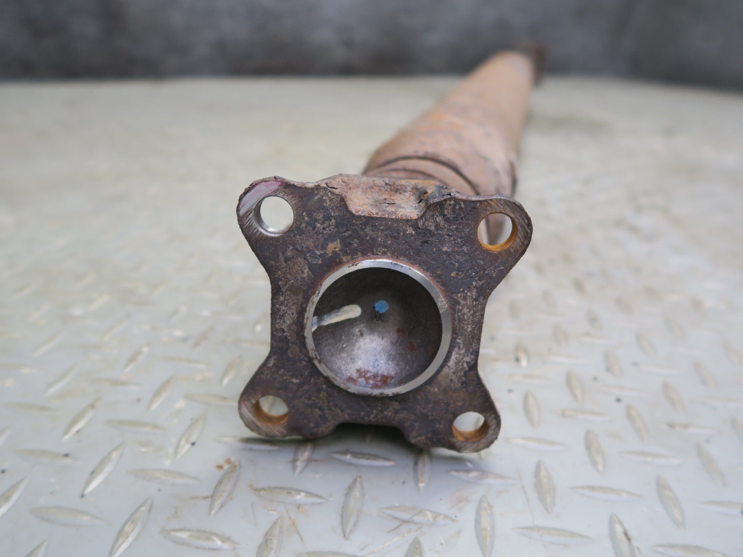 2008-2015 Lexus URJ201L LX570 4WD Rear Drive Shaft Driveshaft Propeller