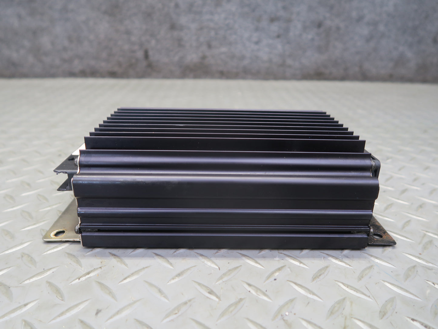 2003-2006 Porsche Cayenne 955 Bose Audio System Amplifier AMP 7L5035456C