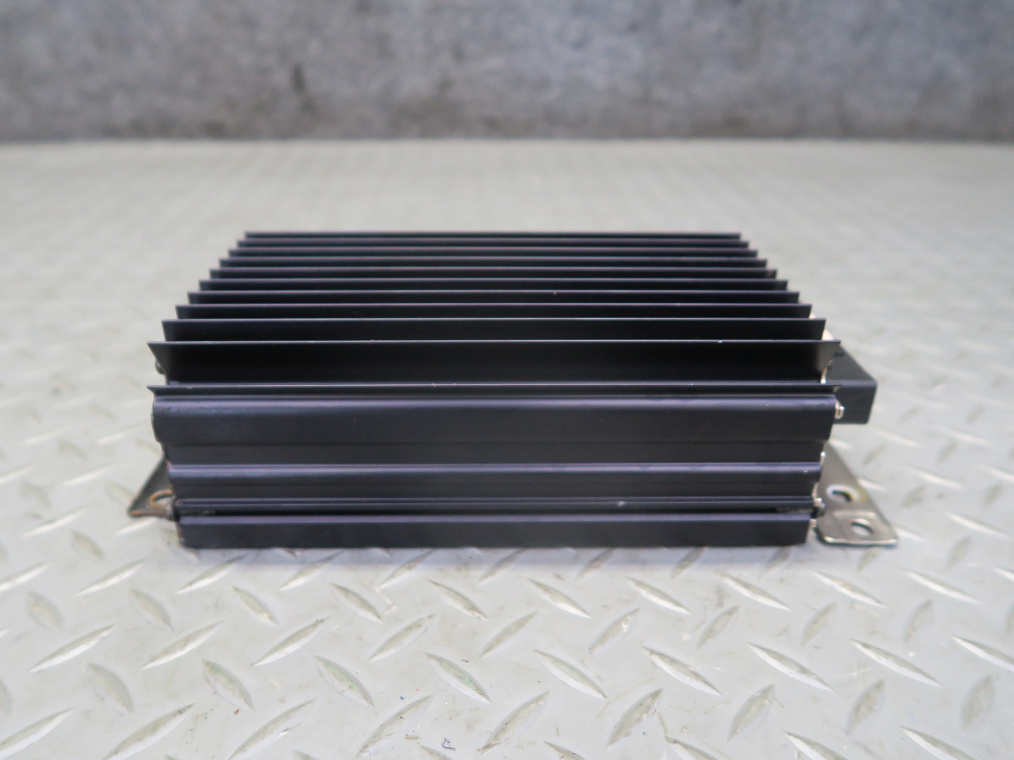 2003-2006 Porsche Cayenne 955 Bose Audio System Amplifier AMP 7L5035456C