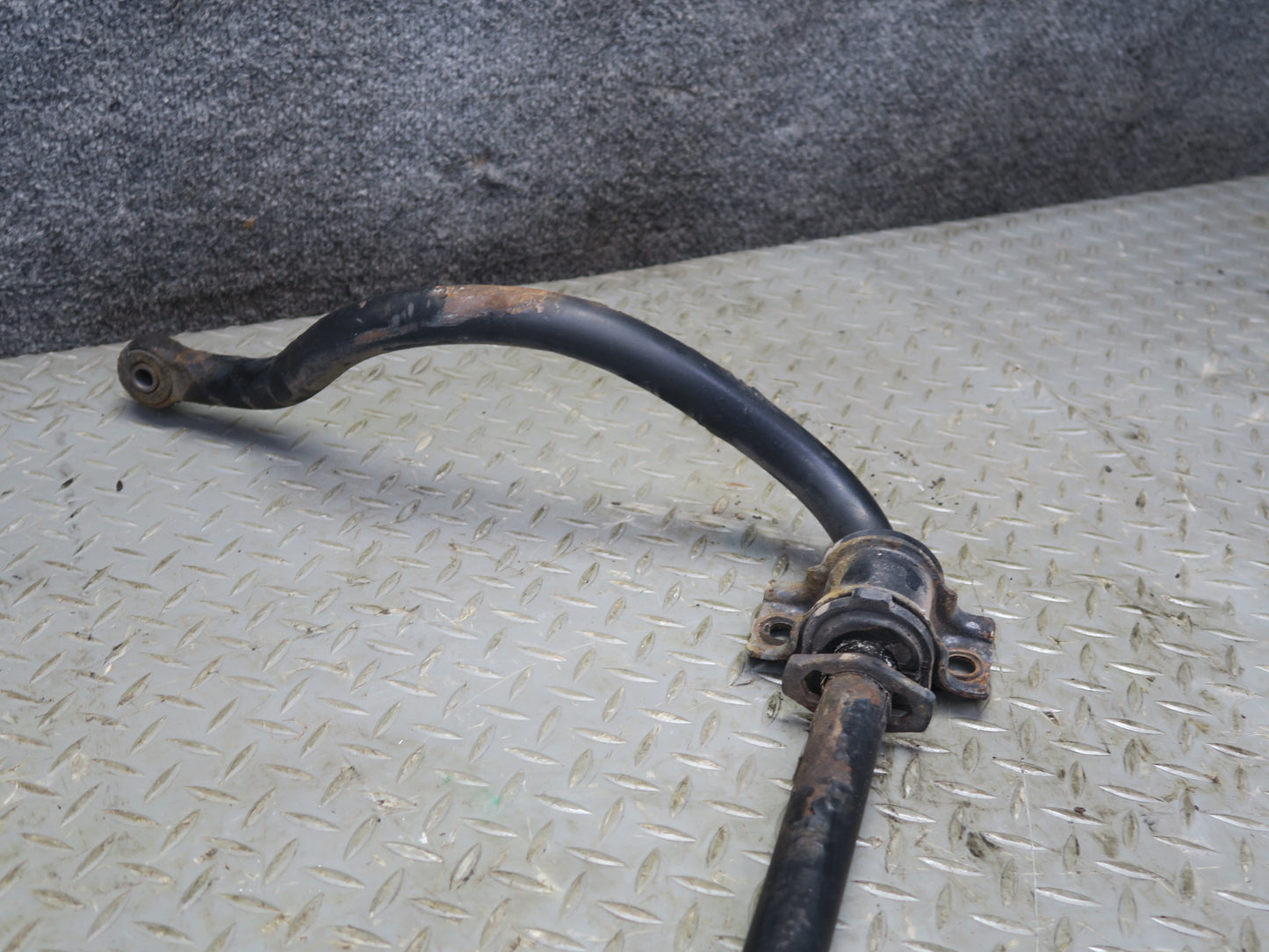 2008-2015 Lexus URJ201L LX570 Rear Suspension Anti Roll Stabilizer Sway Bar