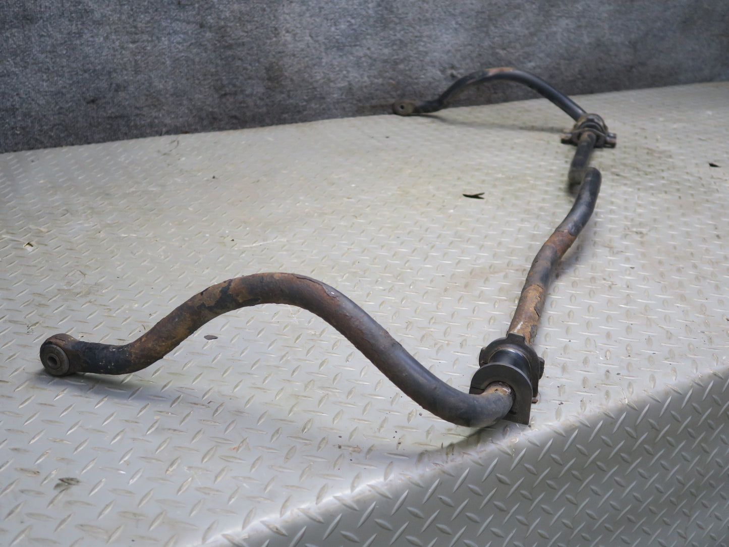 2008-2015 Lexus URJ201L LX570 Rear Suspension Anti Roll Stabilizer Sway Bar