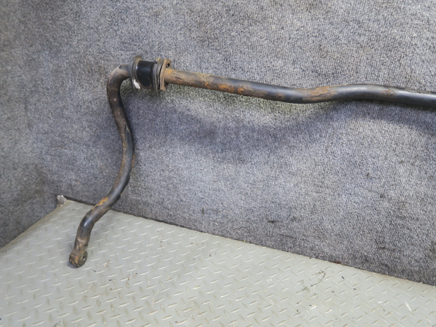 2008-2015 Lexus URJ201L LX570 Rear Suspension Anti Roll Stabilizer Sway Bar