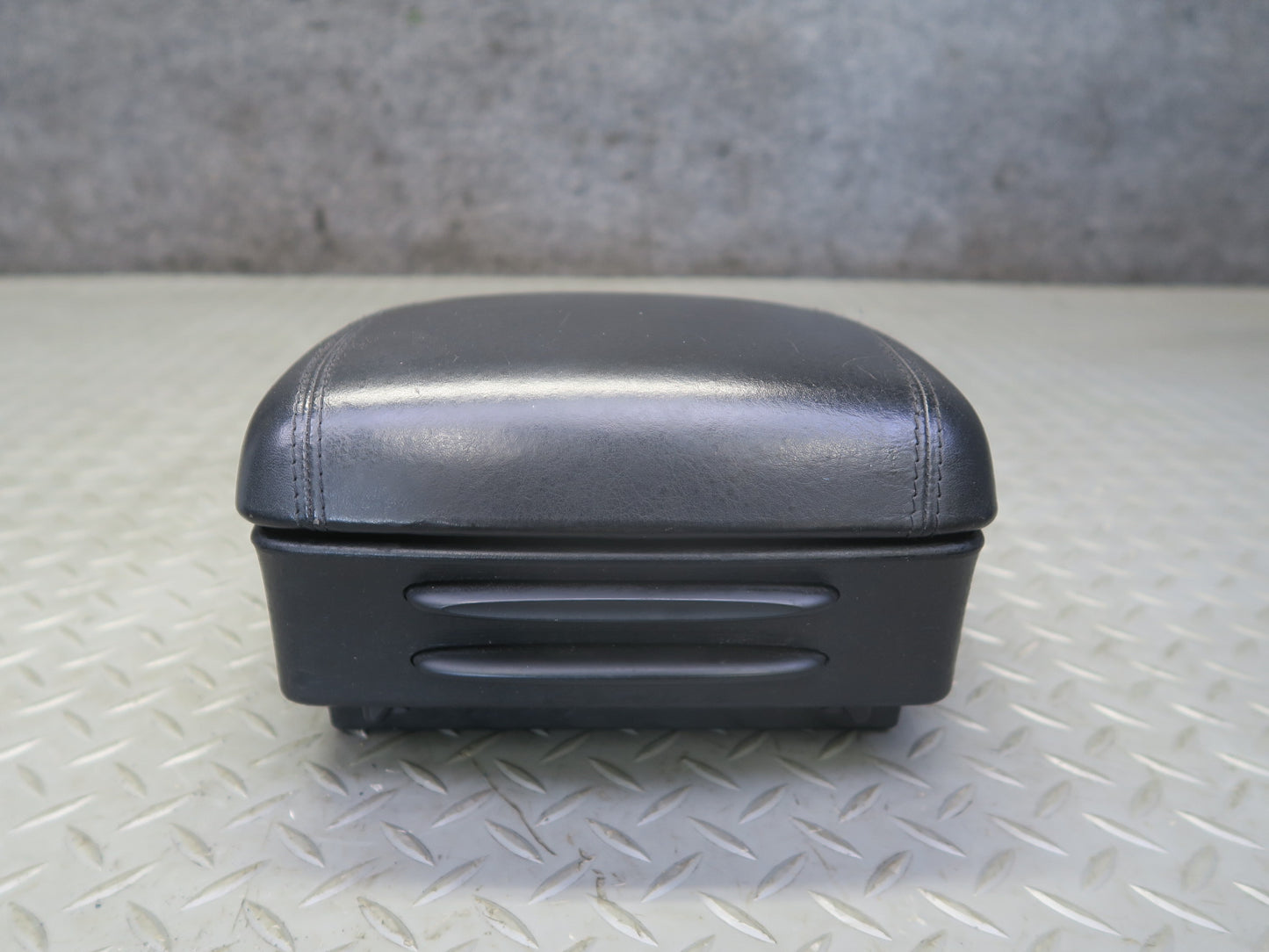 2003-2010 Porsche Cayenne 955 Center Console Leather Armrest Lid
