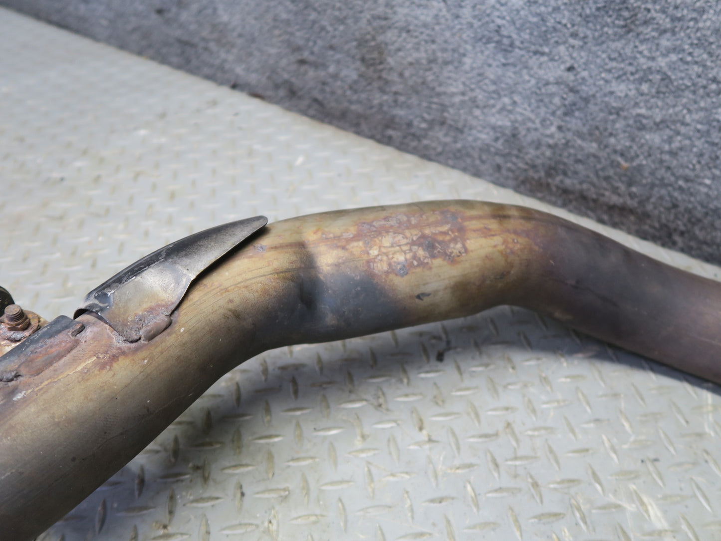 2008-2011 Lexus URJ201L LX570 Rear Exhaust Muffler Tail Pipe
