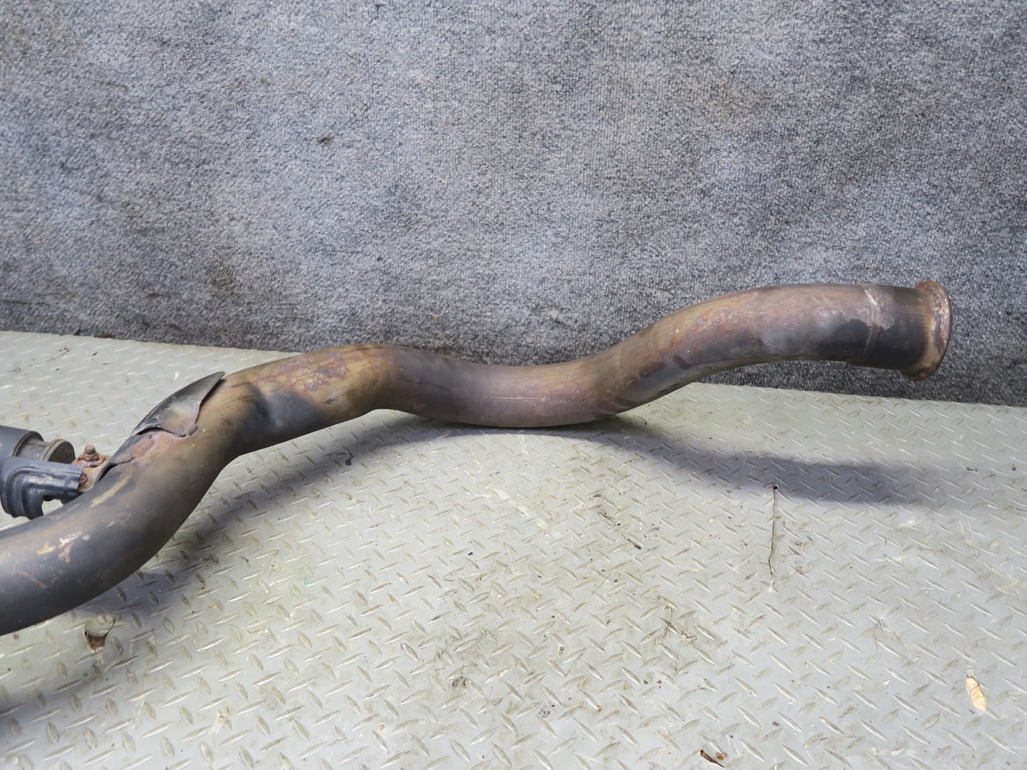 2008-2011 Lexus URJ201L LX570 Rear Exhaust Muffler Tail Pipe