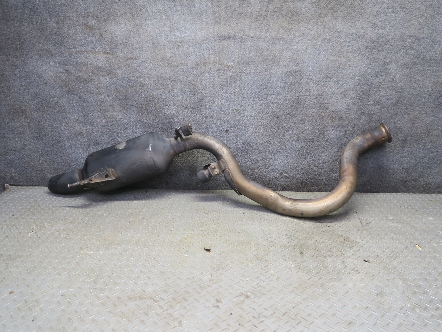 2008-2011 Lexus URJ201L LX570 Rear Exhaust Muffler Tail Pipe