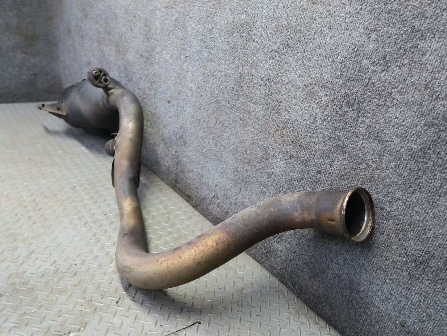 2008-2011 Lexus URJ201L LX570 Rear Exhaust Muffler Tail Pipe