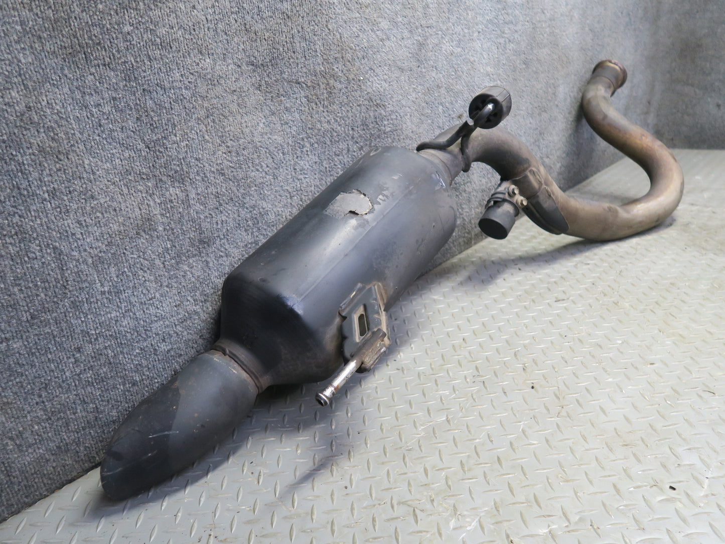 2008-2011 Lexus URJ201L LX570 Rear Exhaust Muffler Tail Pipe