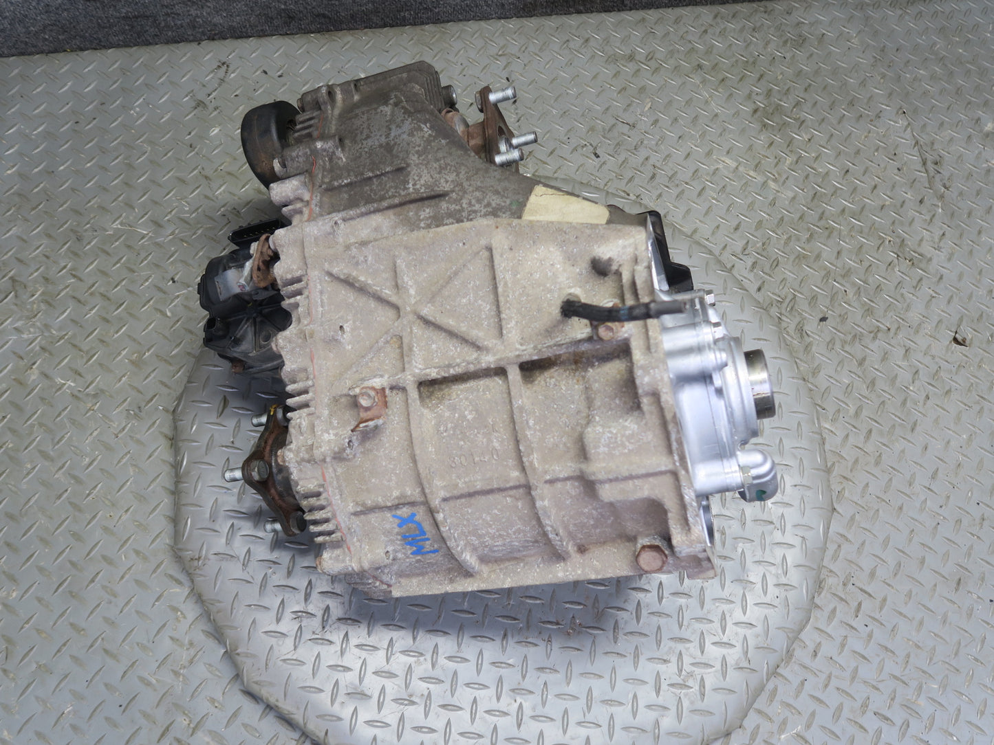 2008-2011 Lexus URJ201L LX570 AWD Transmission Transfer Case Box