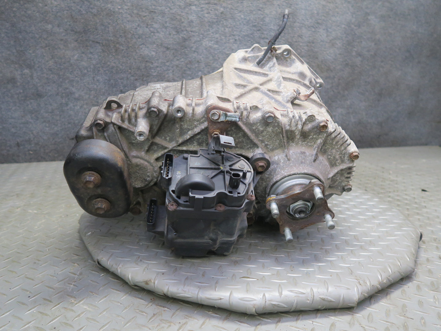 2008-2011 Lexus URJ201L LX570 AWD Transmission Transfer Case Box
