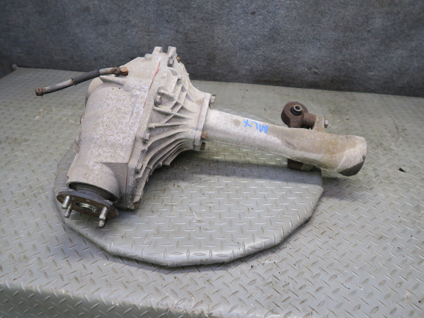 2008-2015 Lexus URJ201L LX570 AWD Front Axle Differential Carrier 3.91 Ratio