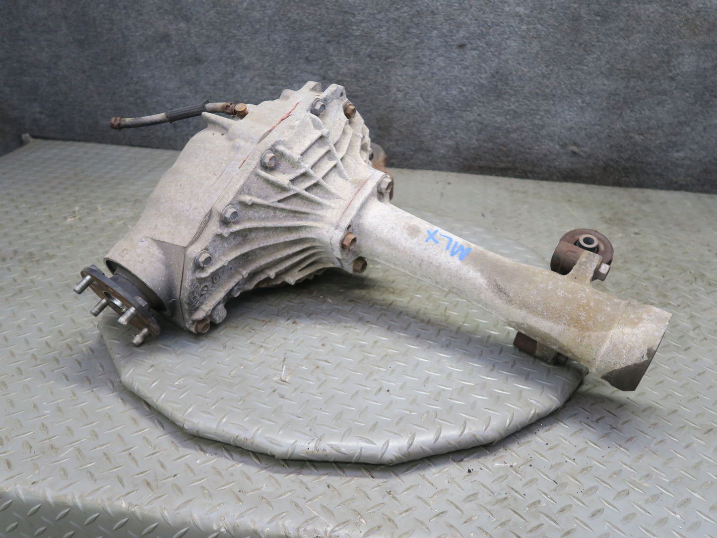 2008-2015 Lexus URJ201L LX570 AWD Front Axle Differential Carrier 3.91 Ratio