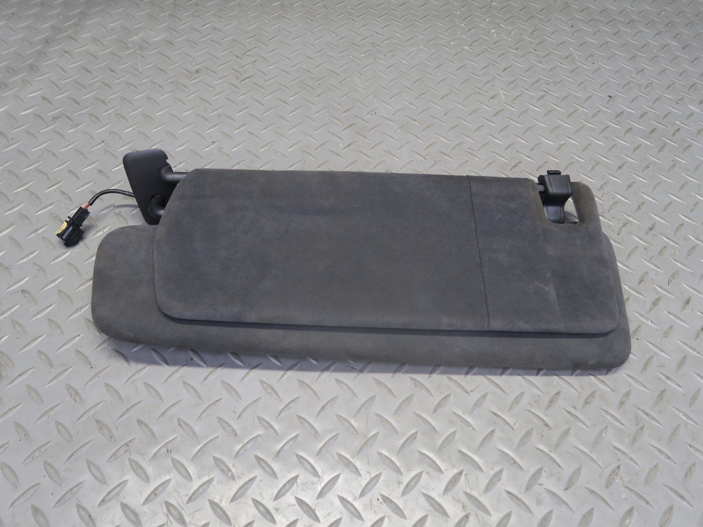 2003-2006 Porsche Cayenne 955 Front Right Sun Visor Shade