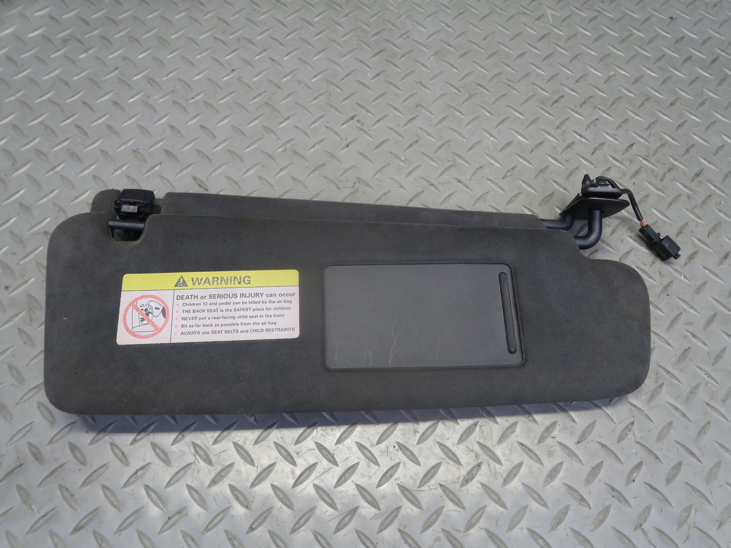 2003-2006 Porsche Cayenne 955 Front Right Sun Visor Shade