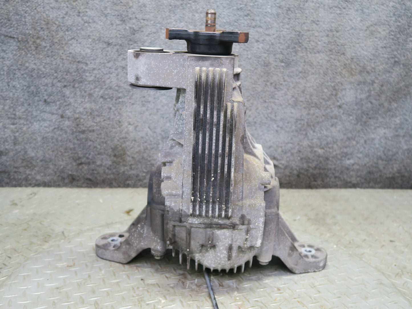 10-11 Mercedes W164 ML350 AWD Diesel Rear Differential Carrier 3.45 Ratio OEM