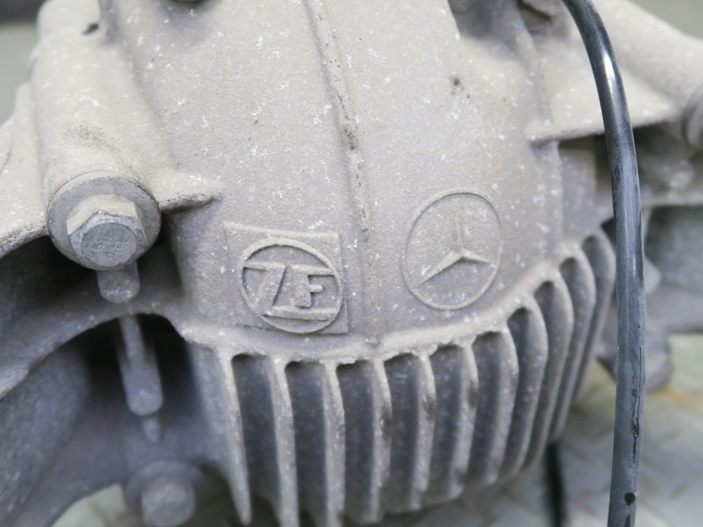 10-11 Mercedes W164 ML350 AWD Diesel Rear Differential Carrier 3.45 Ratio OEM