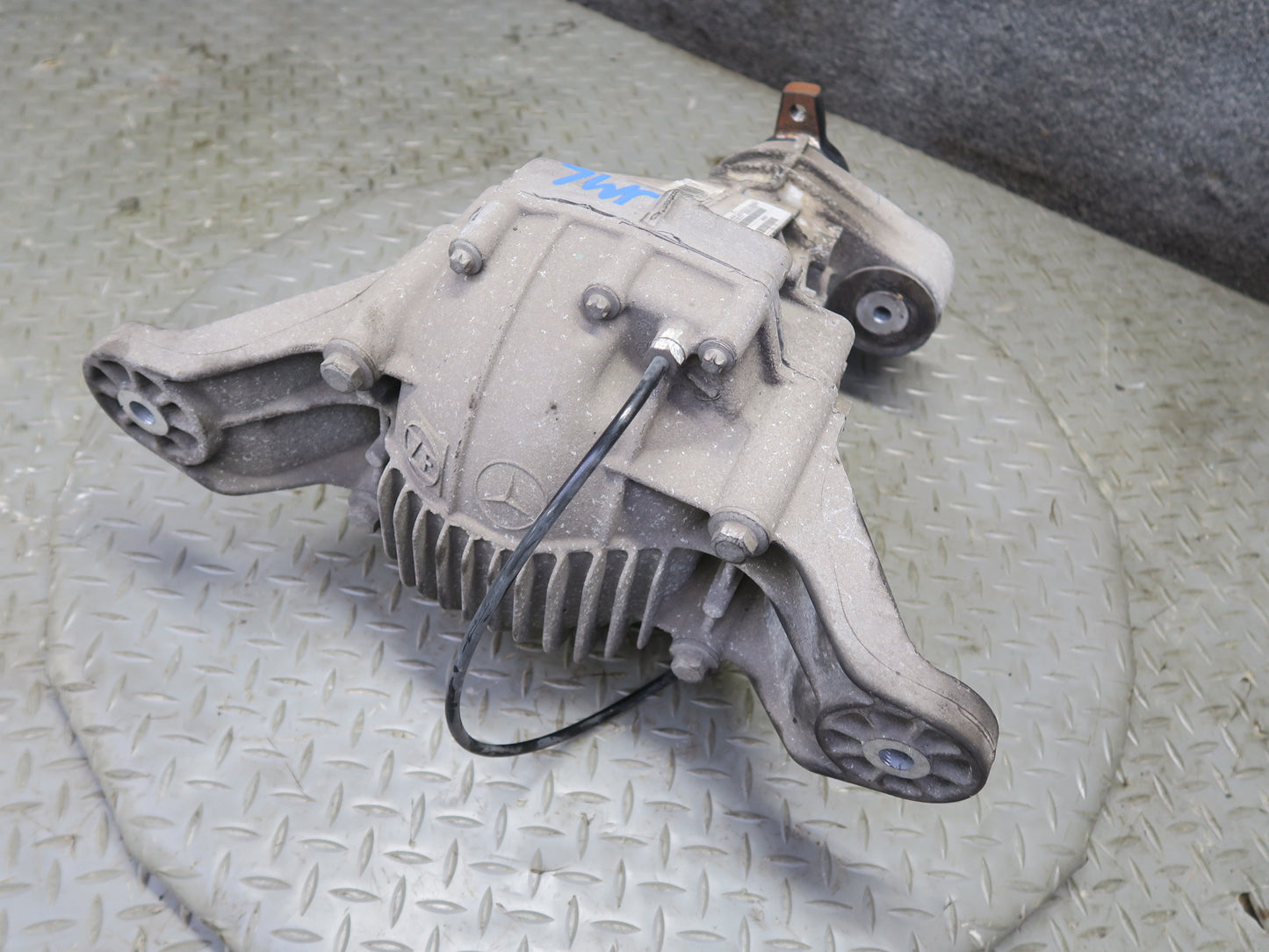 10-11 Mercedes W164 ML350 AWD Diesel Rear Differential Carrier 3.45 Ratio OEM