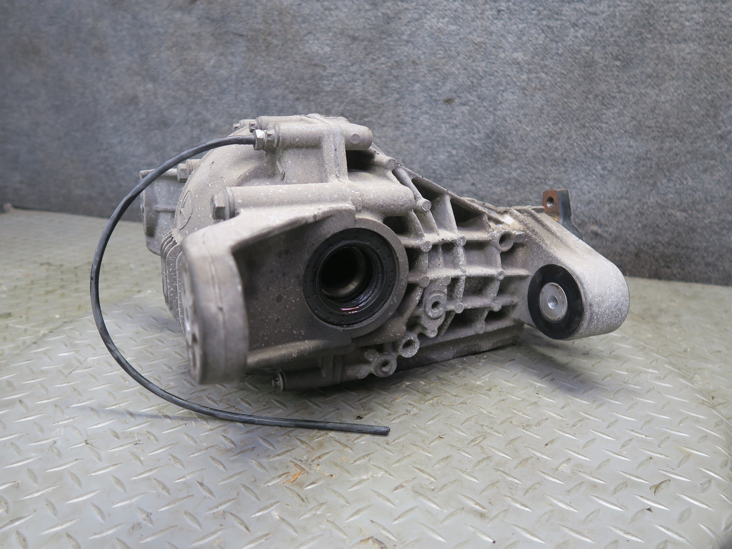 10-11 Mercedes W164 ML350 AWD Diesel Rear Differential Carrier 3.45 Ratio OEM
