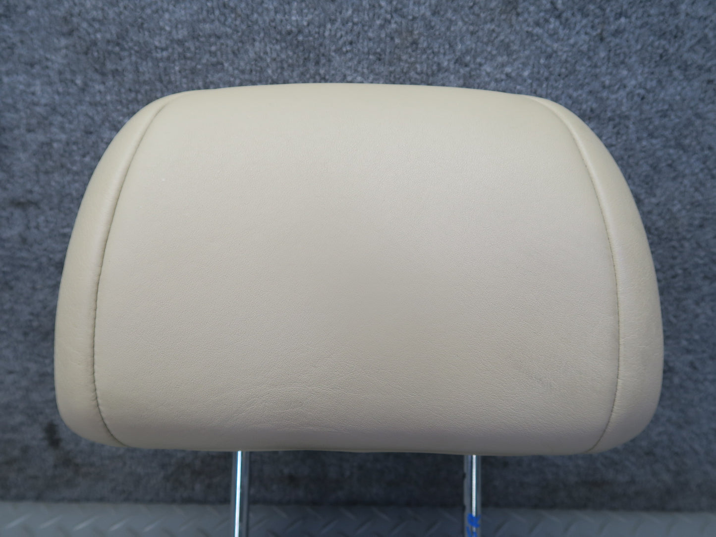 2008-2011 Lexus URJ201L LX570 Front Right Passenger Side Leather Headrest