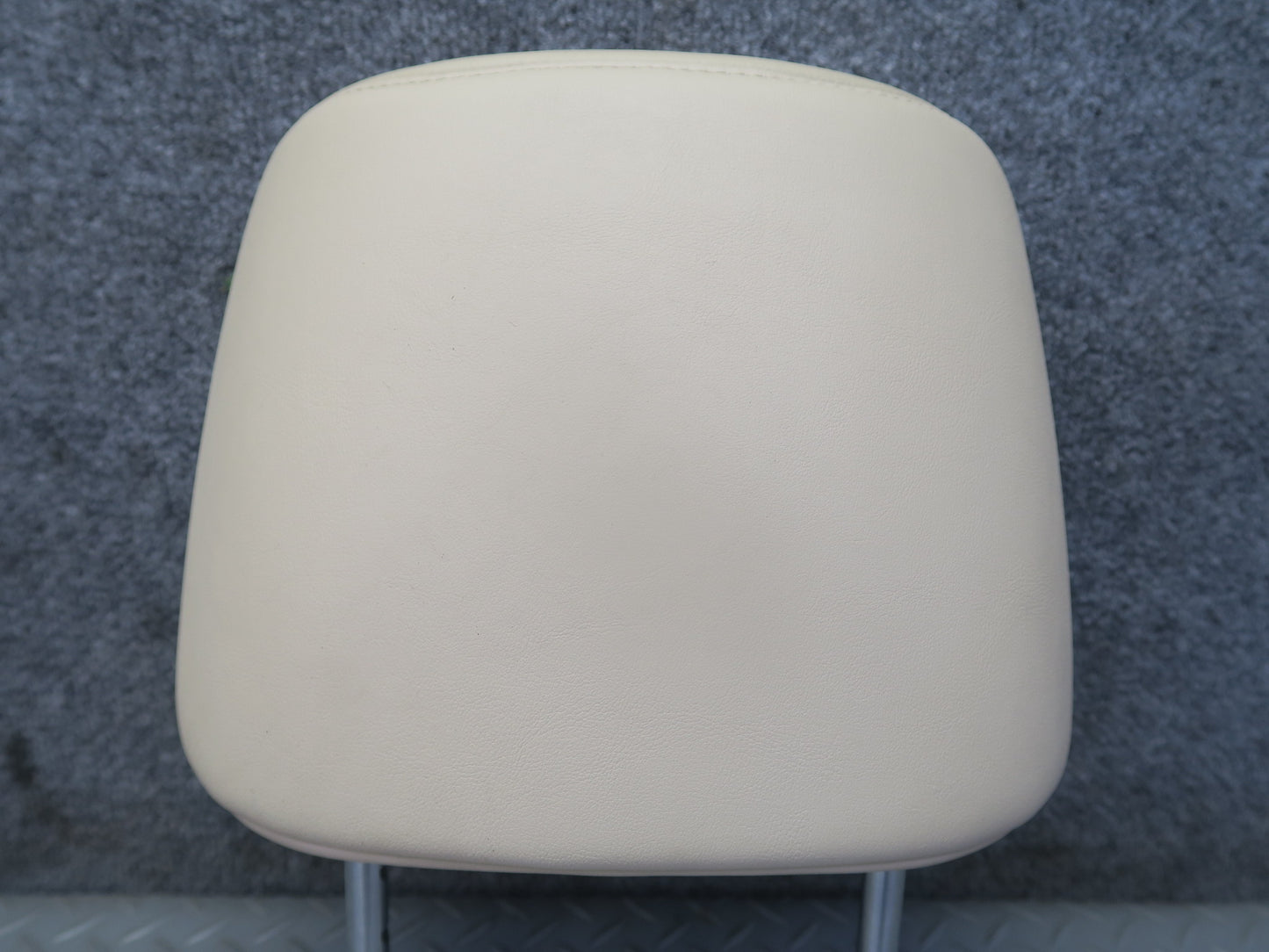 2008-2011 Lexus URJ201L LX570 Front Right Passenger Side Leather Headrest
