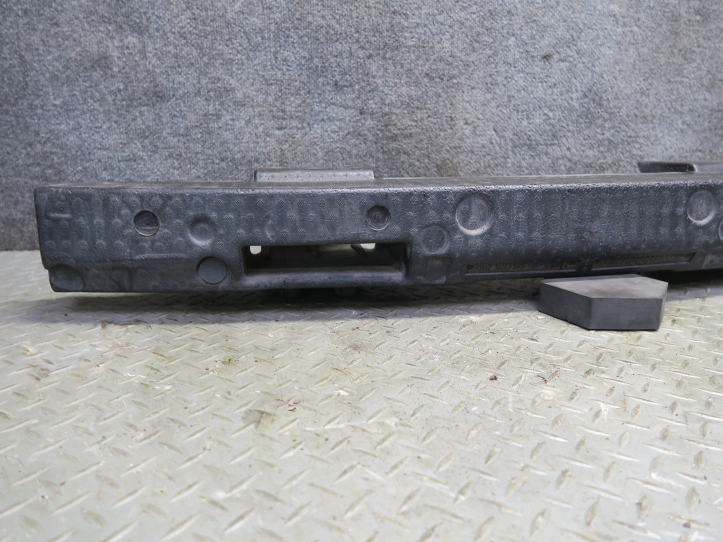 06-11 Mercedes W164 ML320 ML350 ML500 Rear Bumper Foam Absorber OEM
