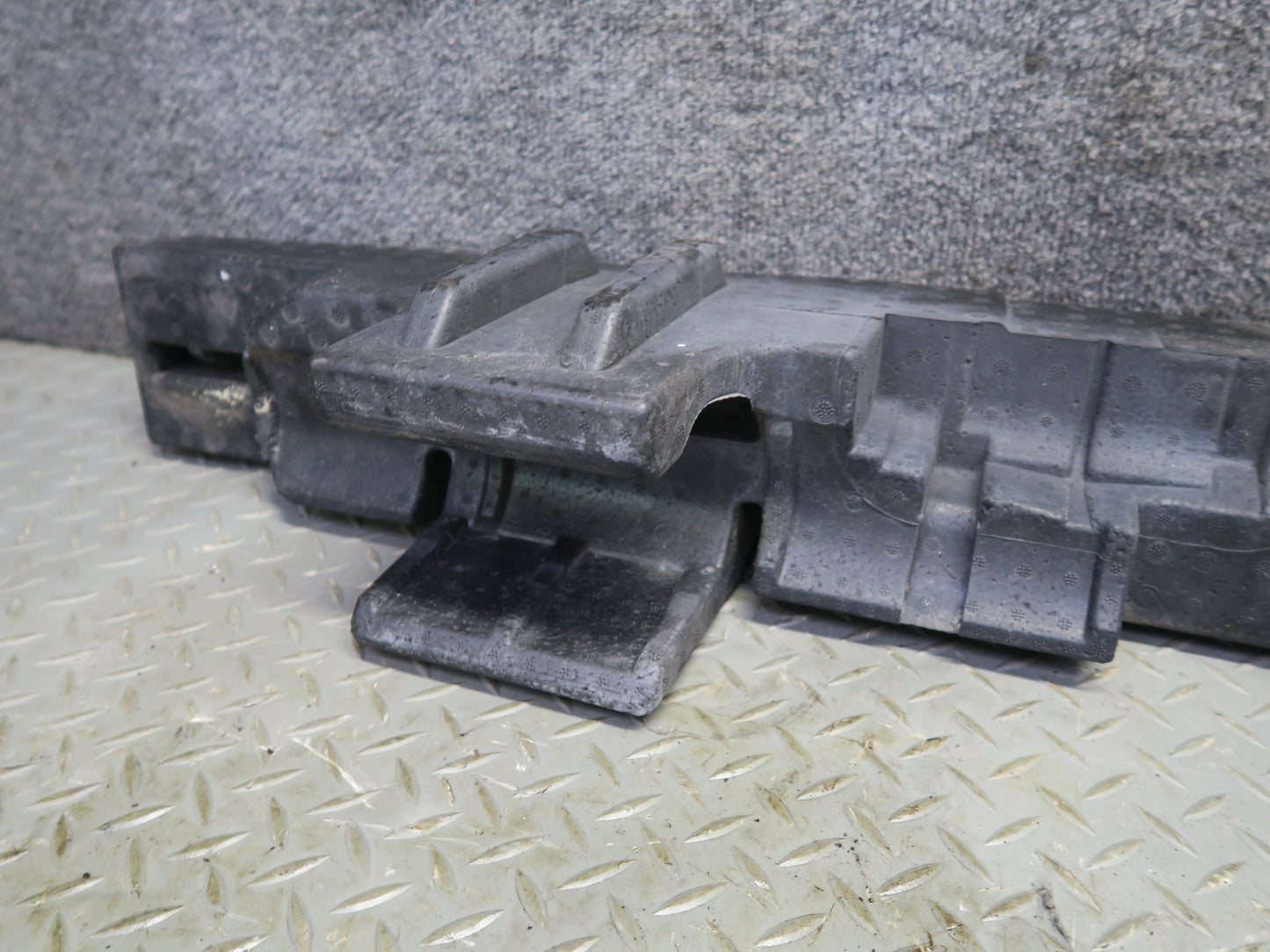 06-11 Mercedes W164 ML320 ML350 ML500 Rear Bumper Foam Absorber OEM