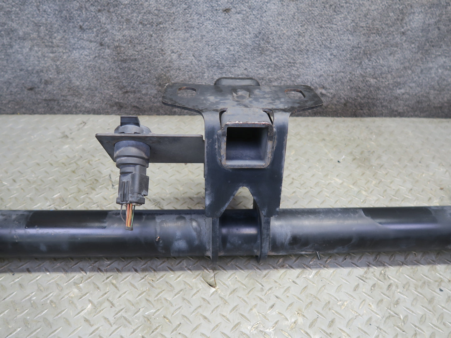 06-11 Mercedes W164 ML350 ML500 Rear Trailer TOW Hitch Reinforcement Bar OEM
