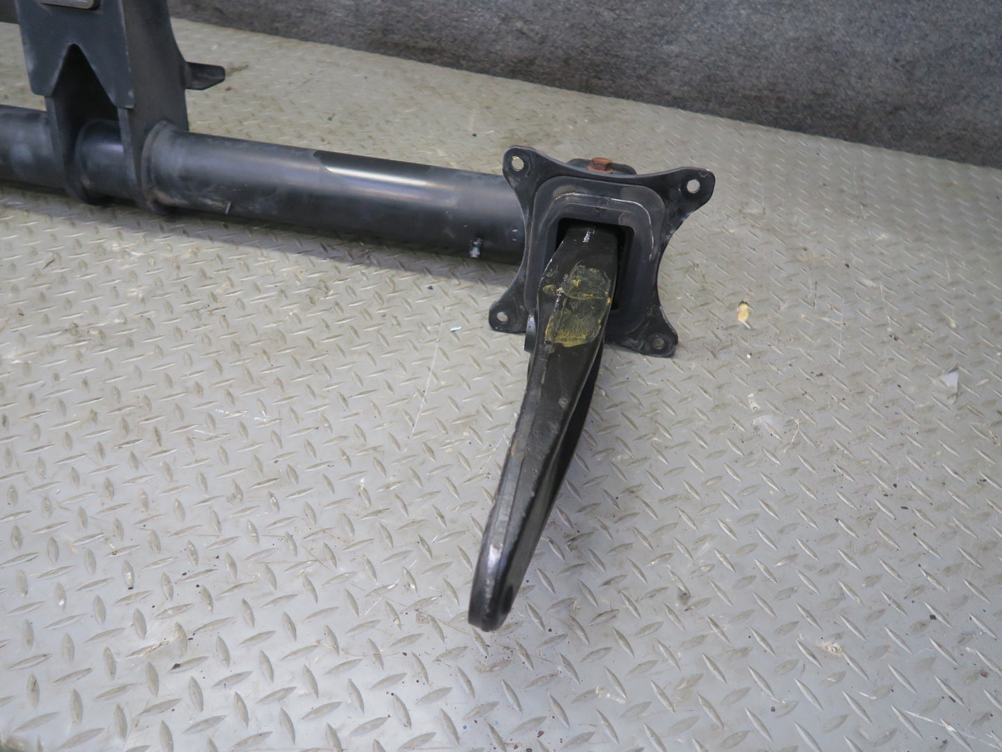 06-11 Mercedes W164 ML350 ML500 Rear Trailer TOW Hitch Reinforcement Bar OEM