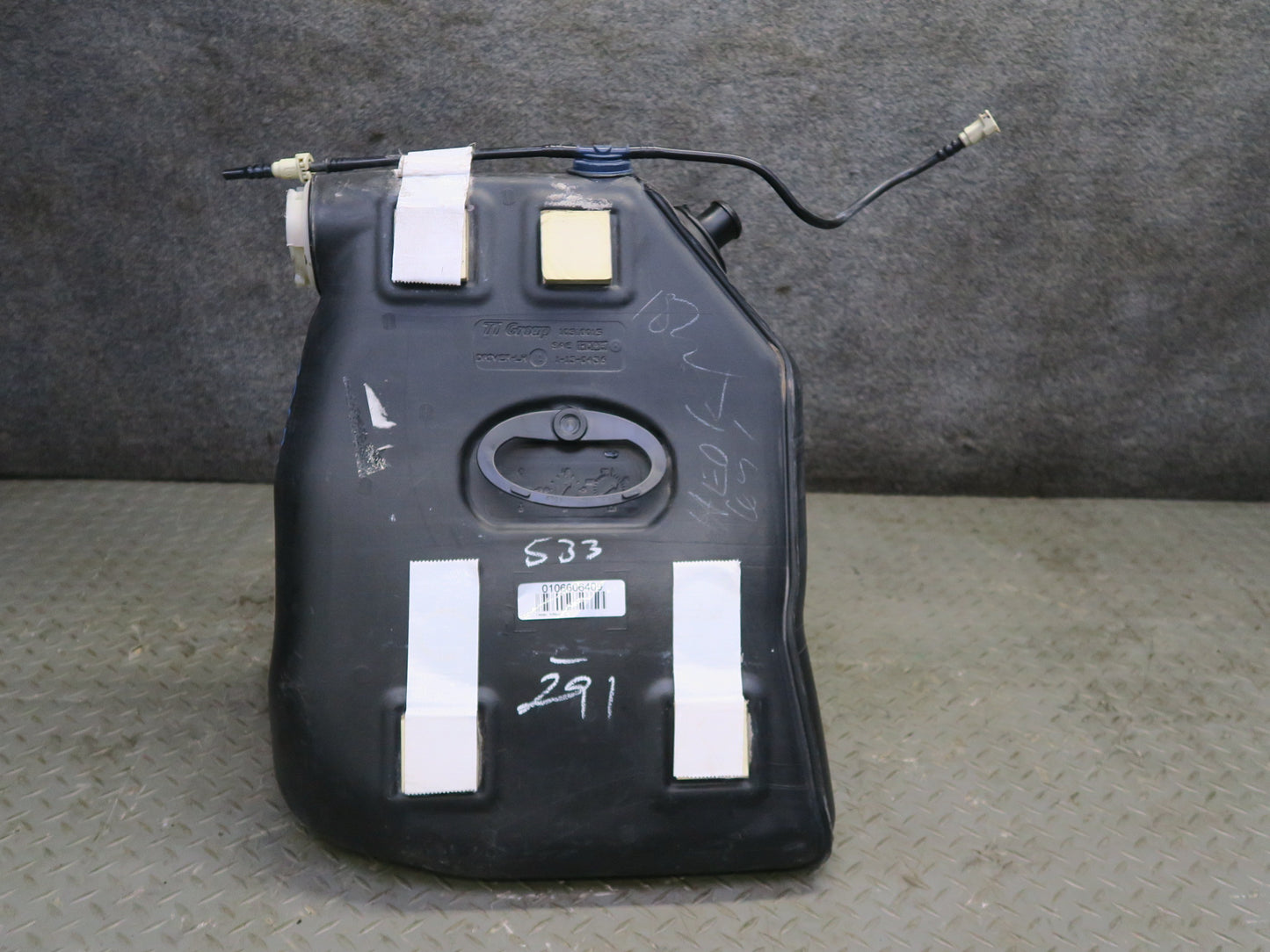 2004-2009 Cadillac XLR Rear Left Side Gas Fuel Tank Reservoir