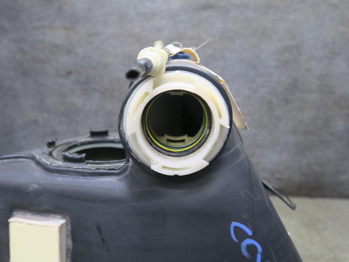 2004-2009 Cadillac XLR Rear Left Side Gas Fuel Tank Reservoir