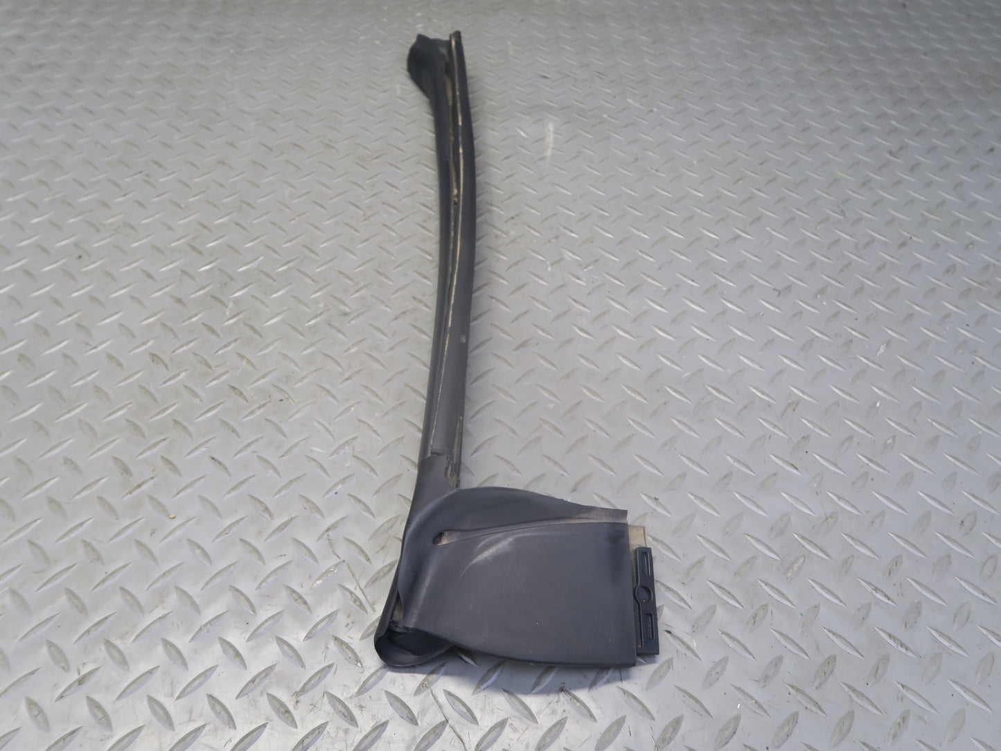 16-24 Chevrolet Camaro SS Convertible Left Door Weatherstrip Rubber Seal Gasket
