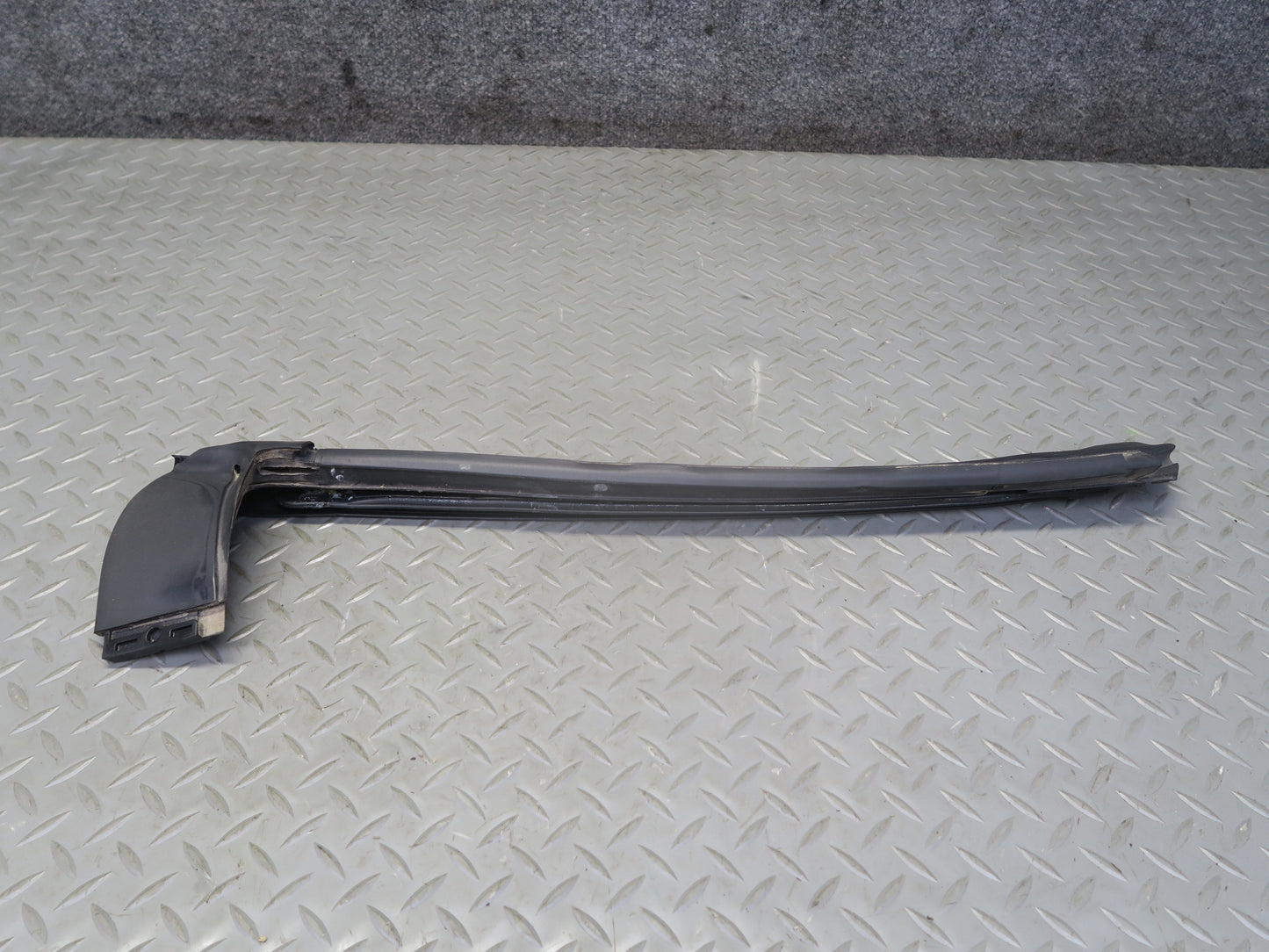 16-24 Chevrolet Camaro SS Convertible Left Door Weatherstrip Rubber Seal Gasket