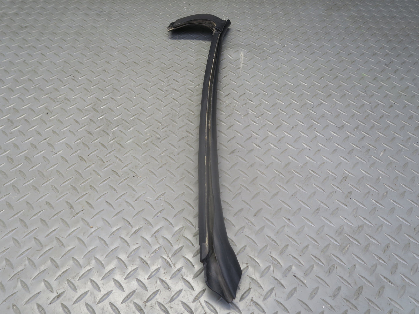 16-24 Chevrolet Camaro SS Convertible Left Door Weatherstrip Rubber Seal Gasket