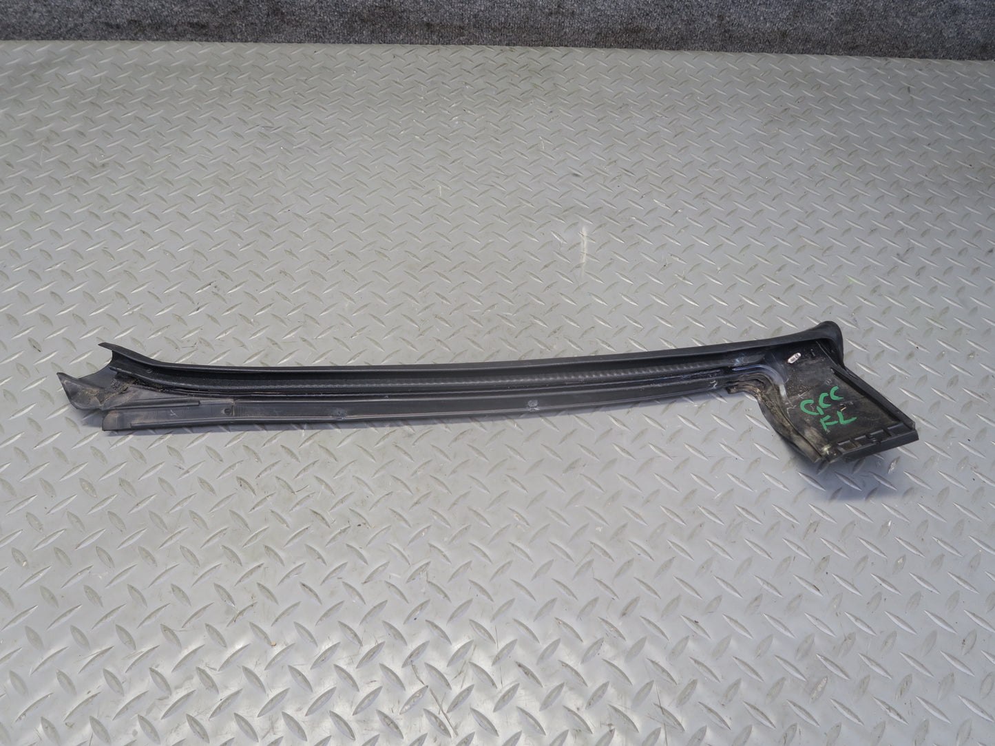 16-24 Chevrolet Camaro SS Convertible Left Door Weatherstrip Rubber Seal Gasket